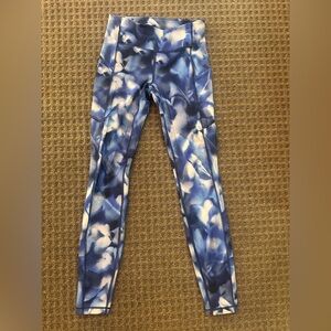 Lululemon Athletica Blue and White Patterned Leggings Size 4 Full length